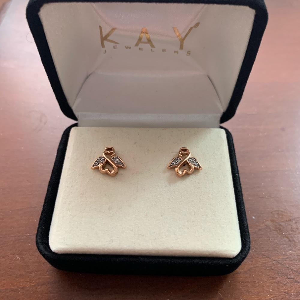 Jane Seymour Open Hearts earrings
